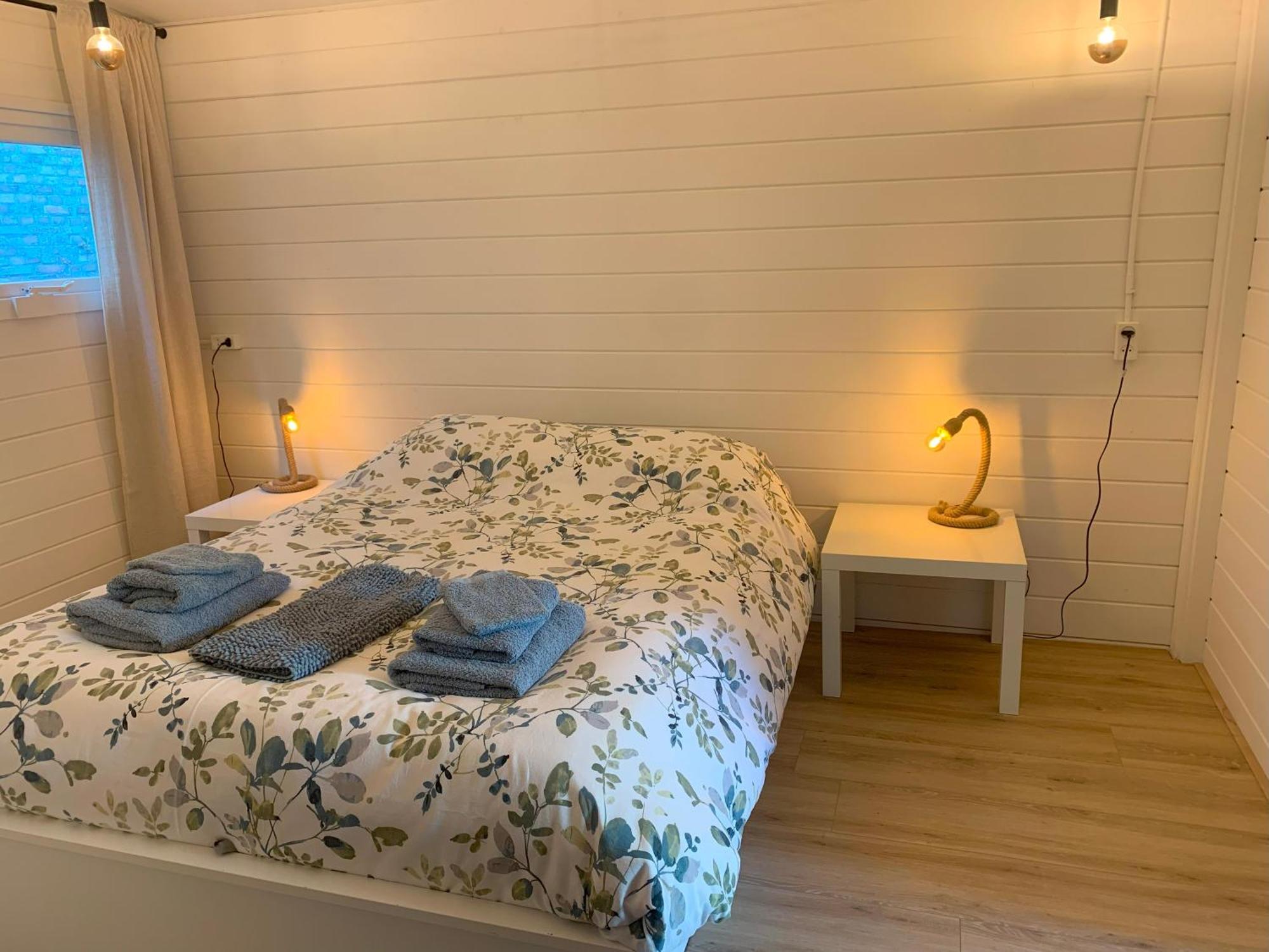 Tiny House Tussen De Grachten Sneek Ngoại thất bức ảnh